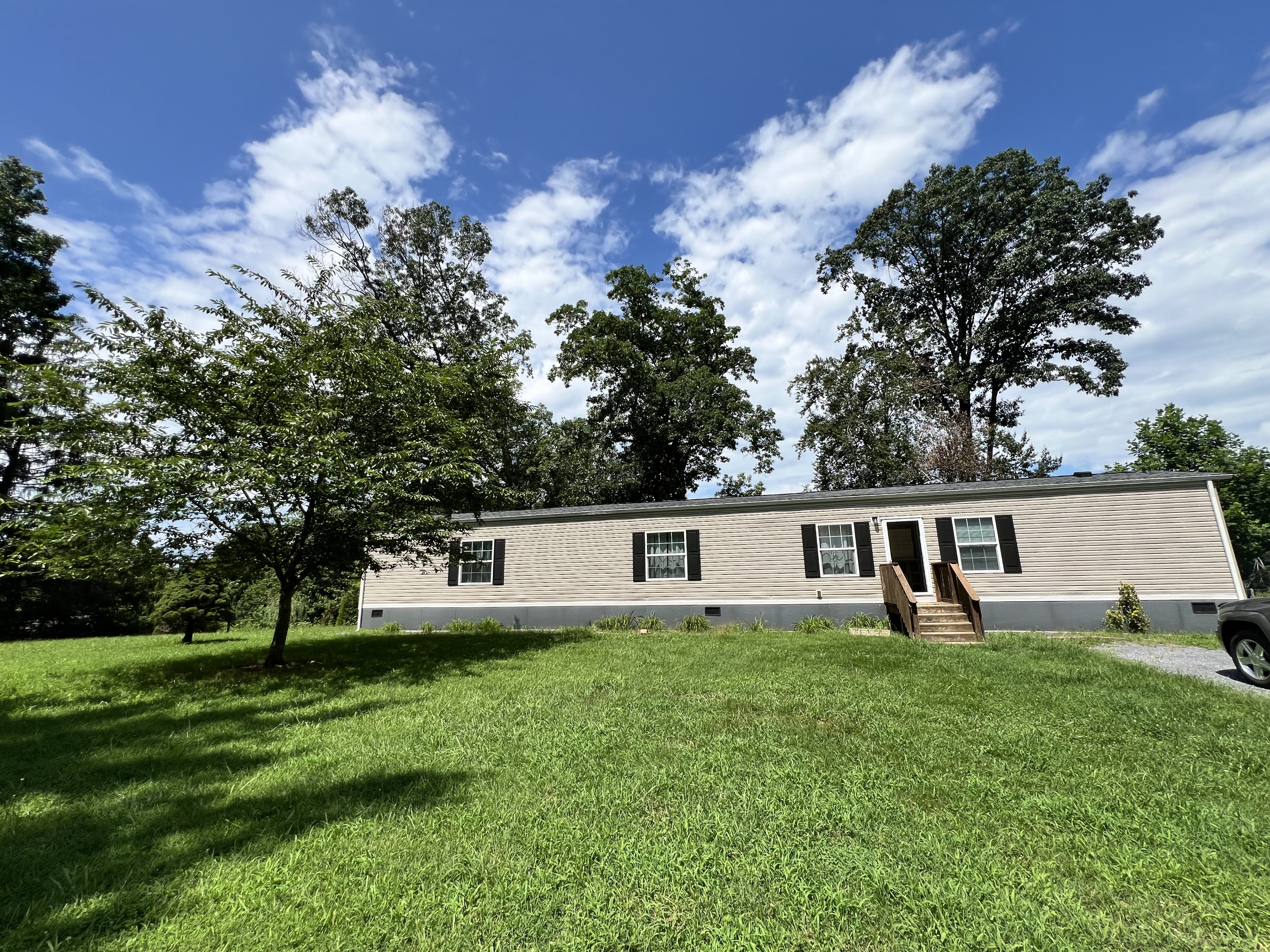 1438 Mountain Valley Road